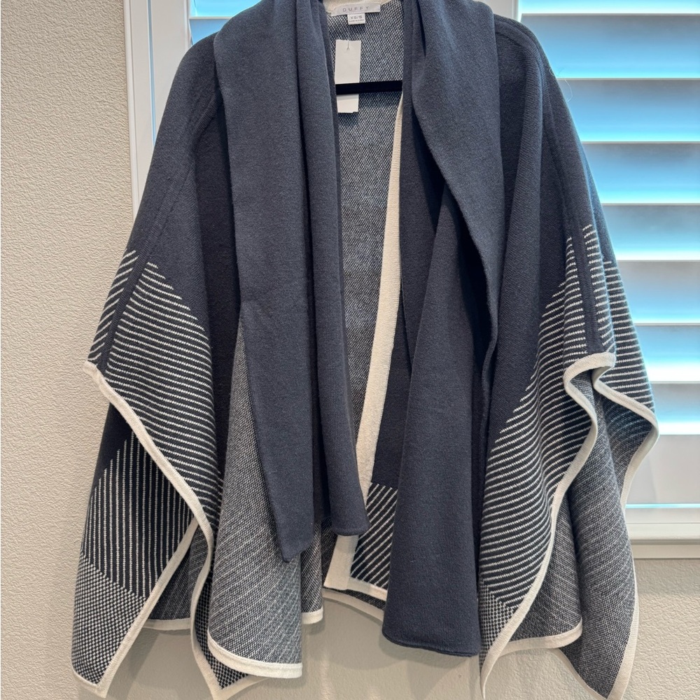 Stylish Gray and White Poncho